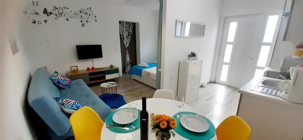 Lennida Studio Apartman With Free Parking Kavran Ngoại thất bức ảnh