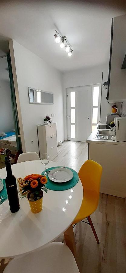 Lennida Studio Apartman With Free Parking Kavran Ngoại thất bức ảnh